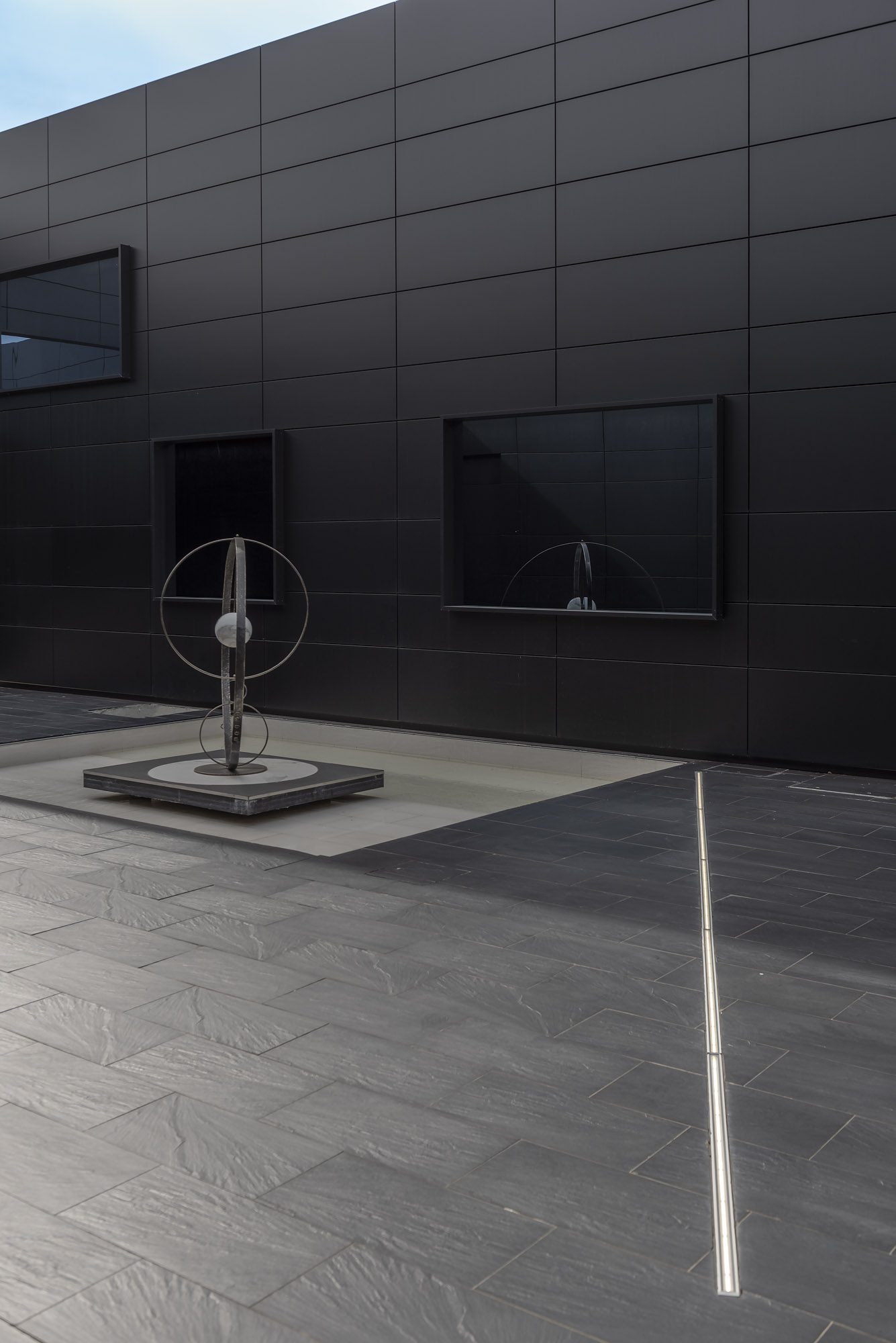 Black Architecture - Azuhr Headquarter