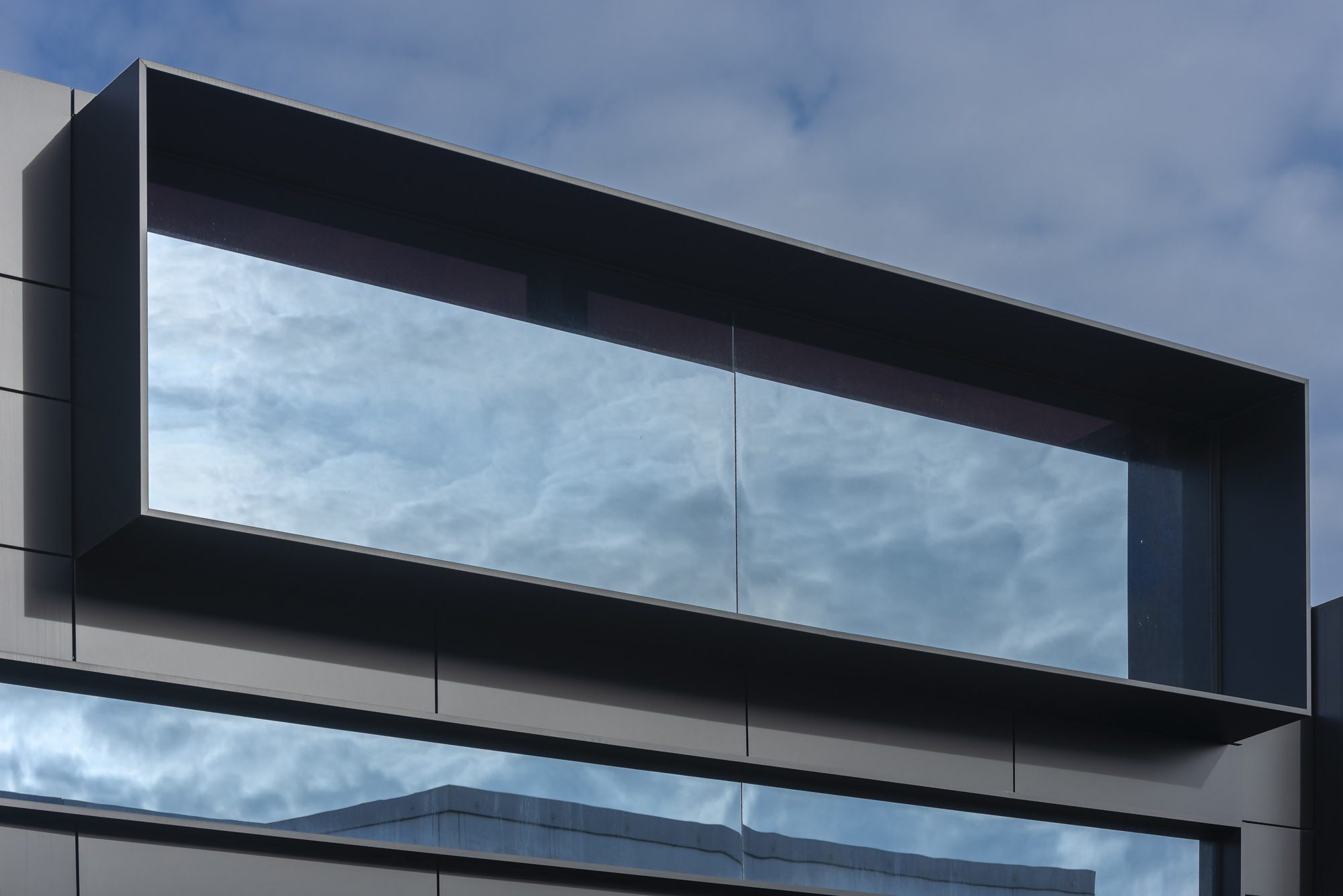 Black Architecture - Azuhr Headquarter