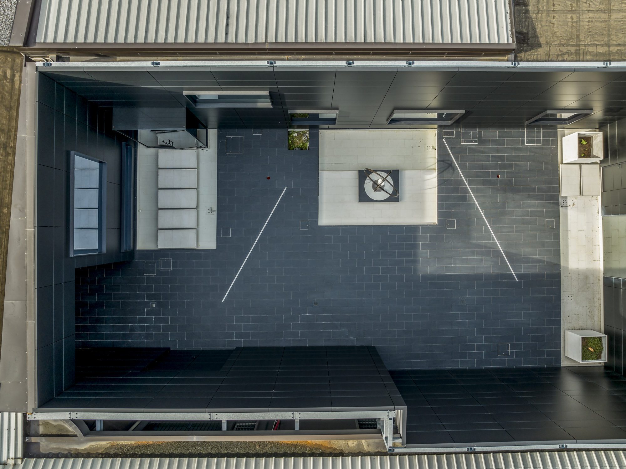 Black Architecture - Azuhr Headquarter